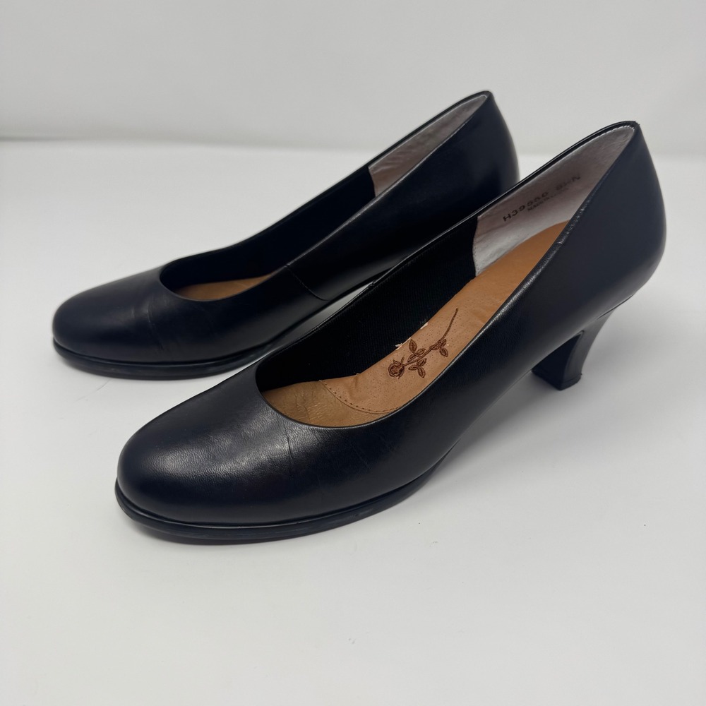 Black Leather Round Toe Closed Pump Heel Size 8.5 W Comfy Professional Mid Heel